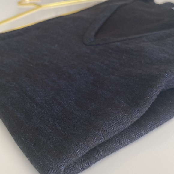 Abercrombie and Fitch Soft A&F Cozy long Sleeve Knit - Picture 13 of 15